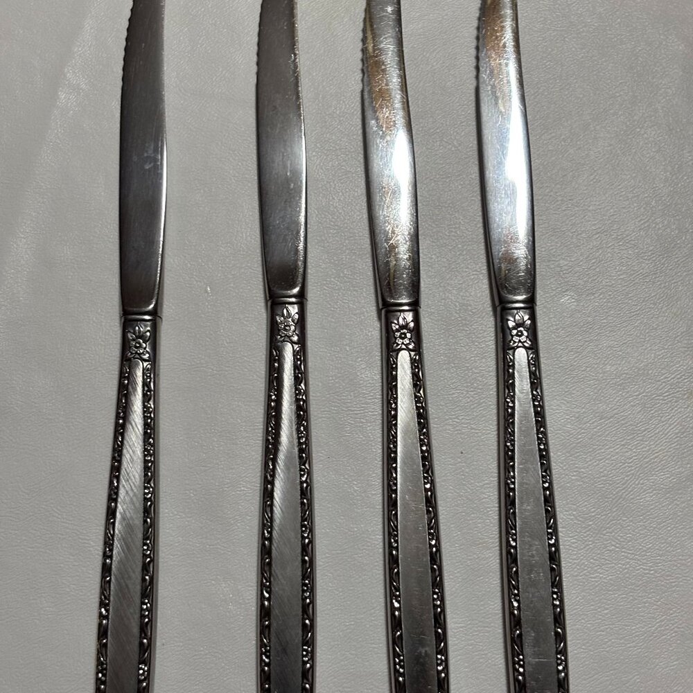 Oneida Community Via Roma Steak Knives Hollow Handle Serrated Set of 4 Stainless